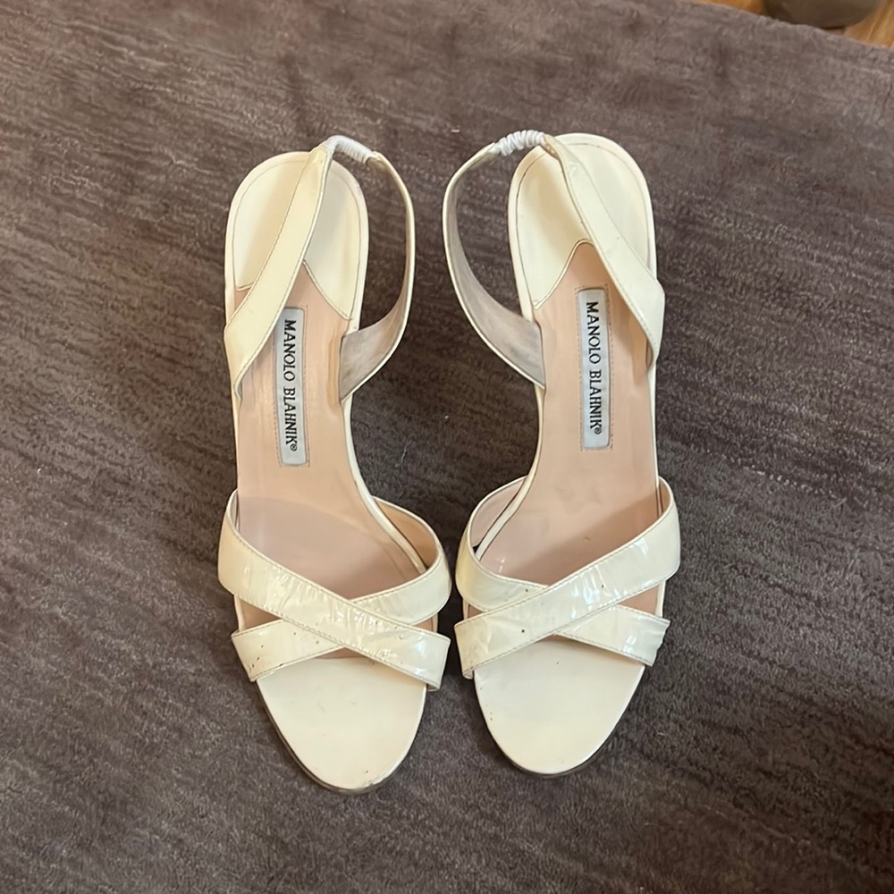 Beautiful cream patent Manolo Blahnik strappy heels size 39